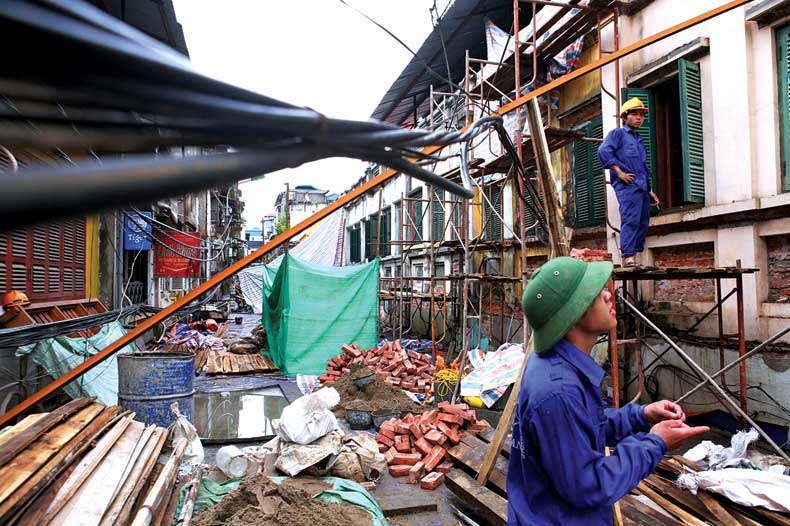 http://ashui.com/mag/images/stories/201105/hanoi_maiky3.jpg